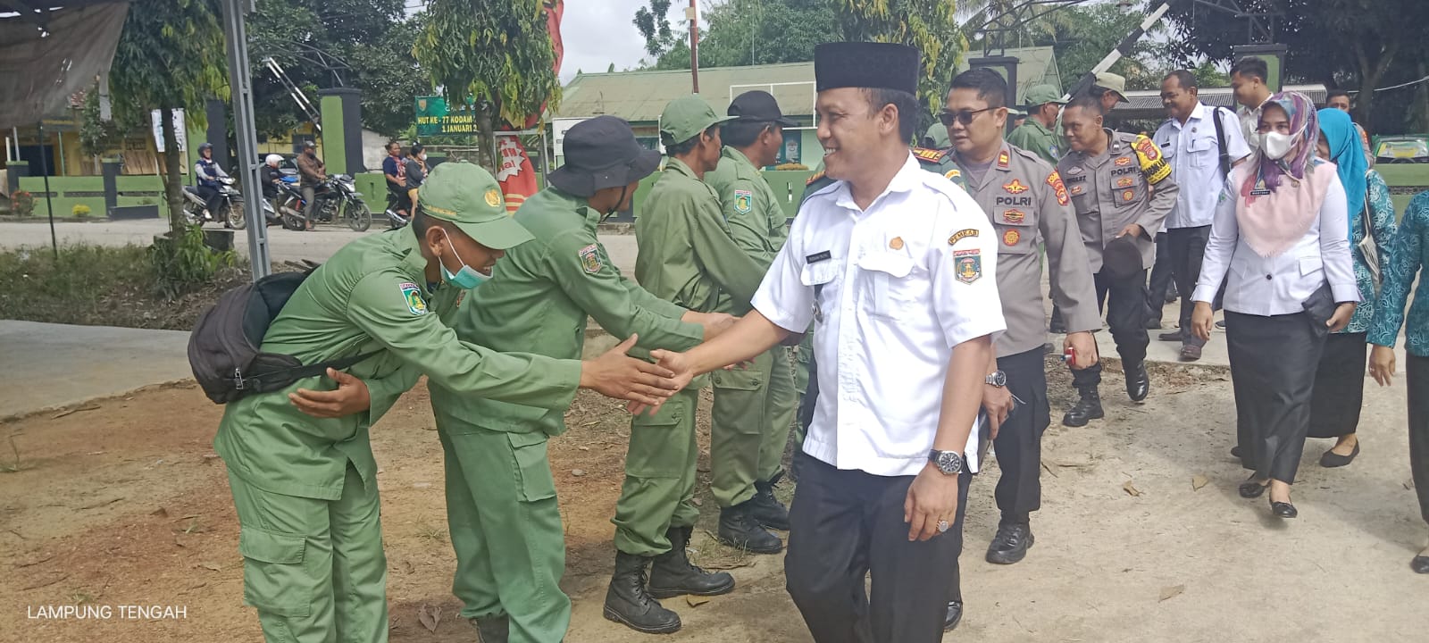 kunjungan bapak camat dalam rangka bunga kampung mekar didusun dikampung rejosari mataram.09 februari 2023